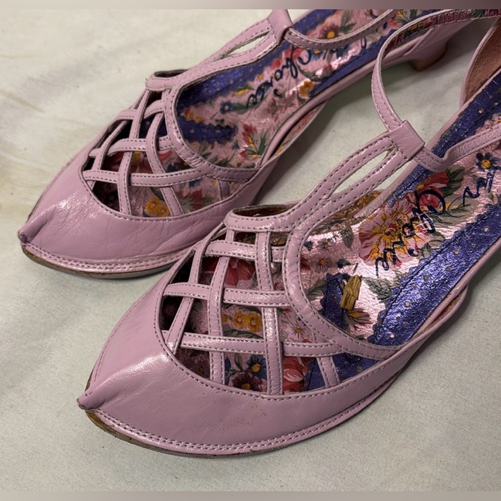 Irregular Choice “Linda” Lattice Kitten Heels - Picture 2 of 10